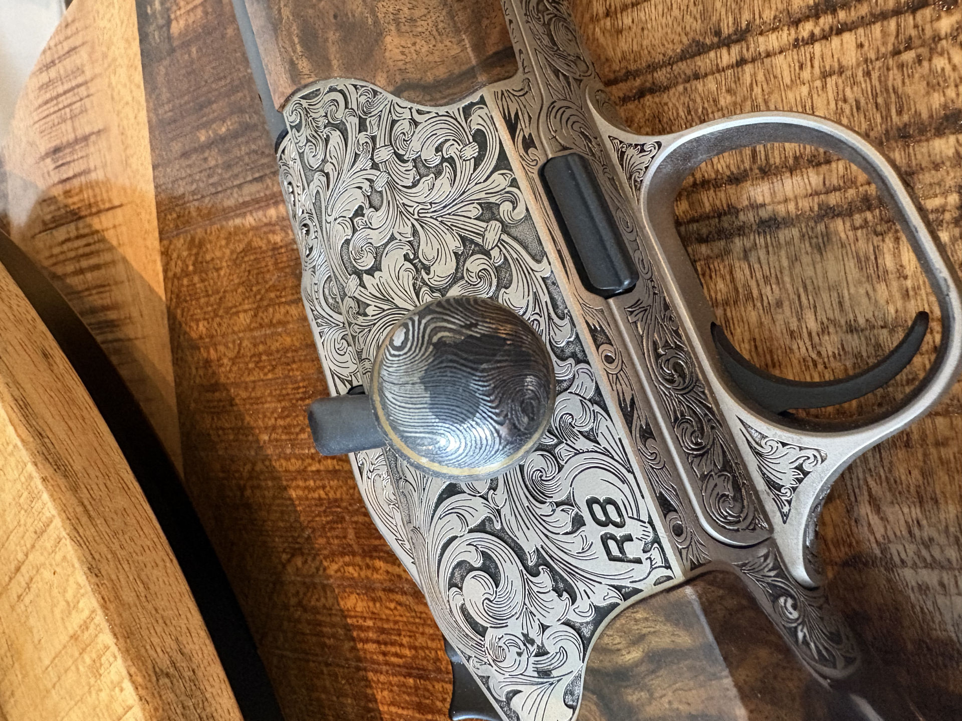 Kammergriffkugel Unikat Custom Einzelstück Blaser R8 Damast Stahl – Bild 1