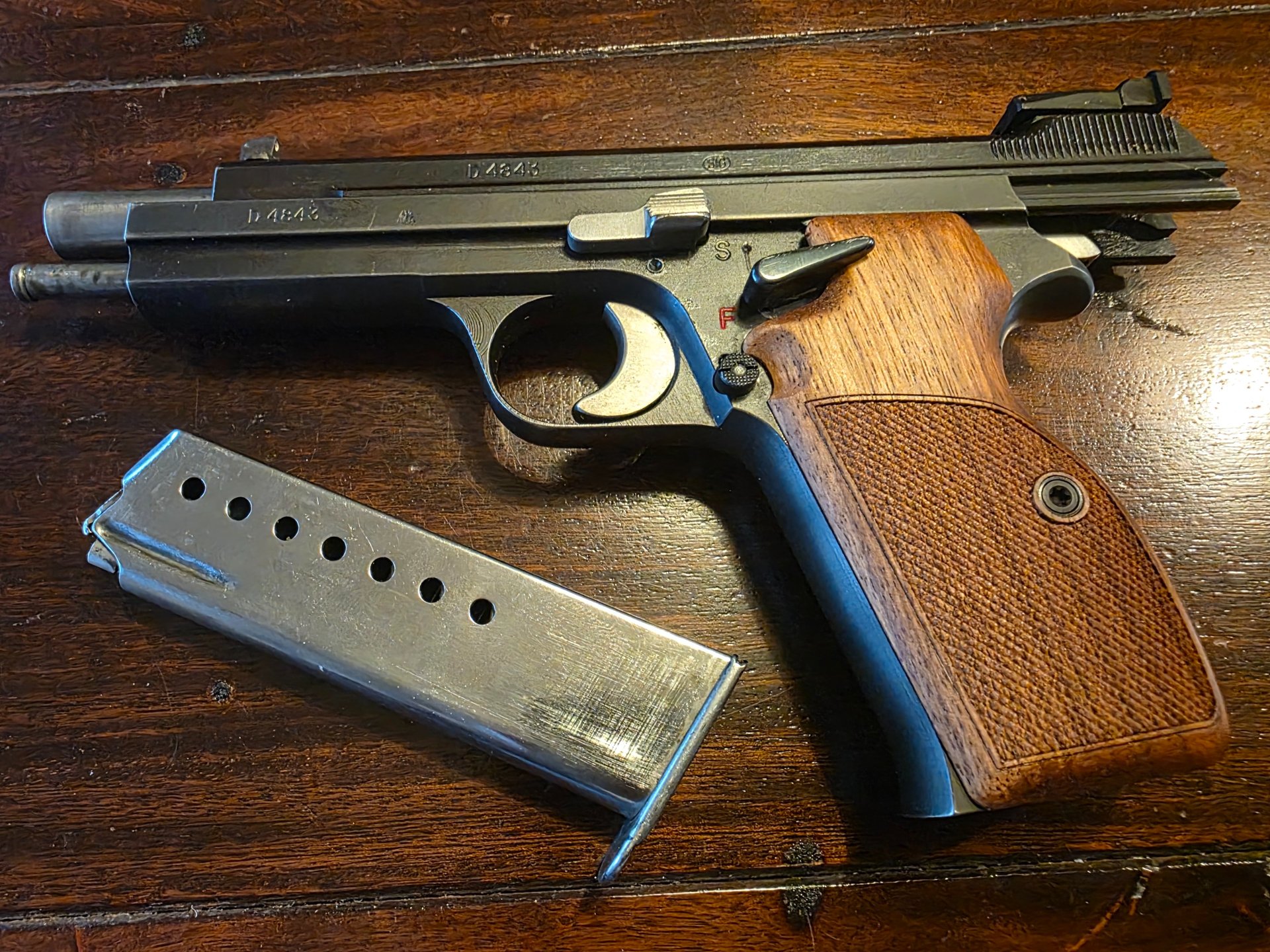 SIG 2104-4 vom BGS als Sportpistole – Bild 8
