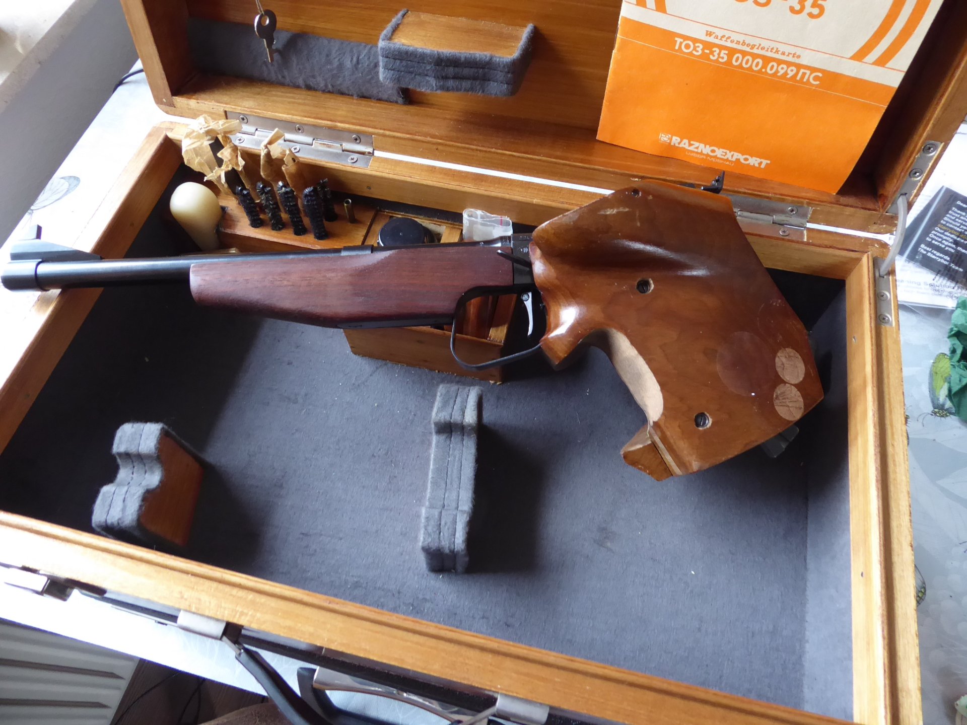 Freie Pistole, TOZ 35, .22 lr. im original Koffer – Bild 3
