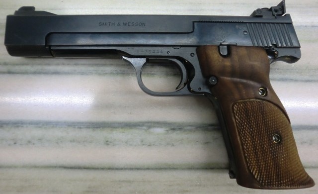 S&W Sportpistole M41 .22 lfB – Bild 1