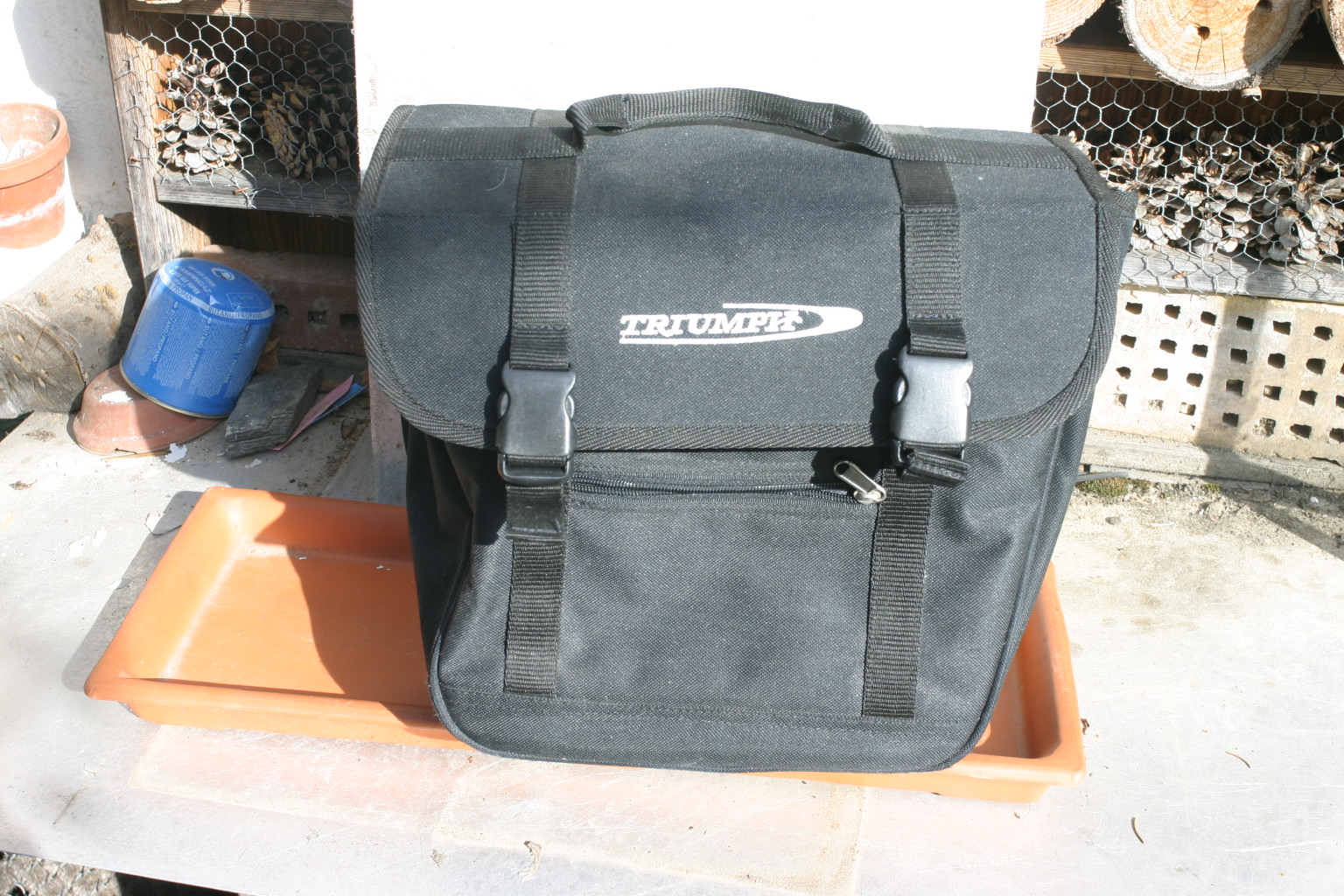 Motorradtasche / Fahradtasche von Triumph in schwarzem Cordura – Bild 1