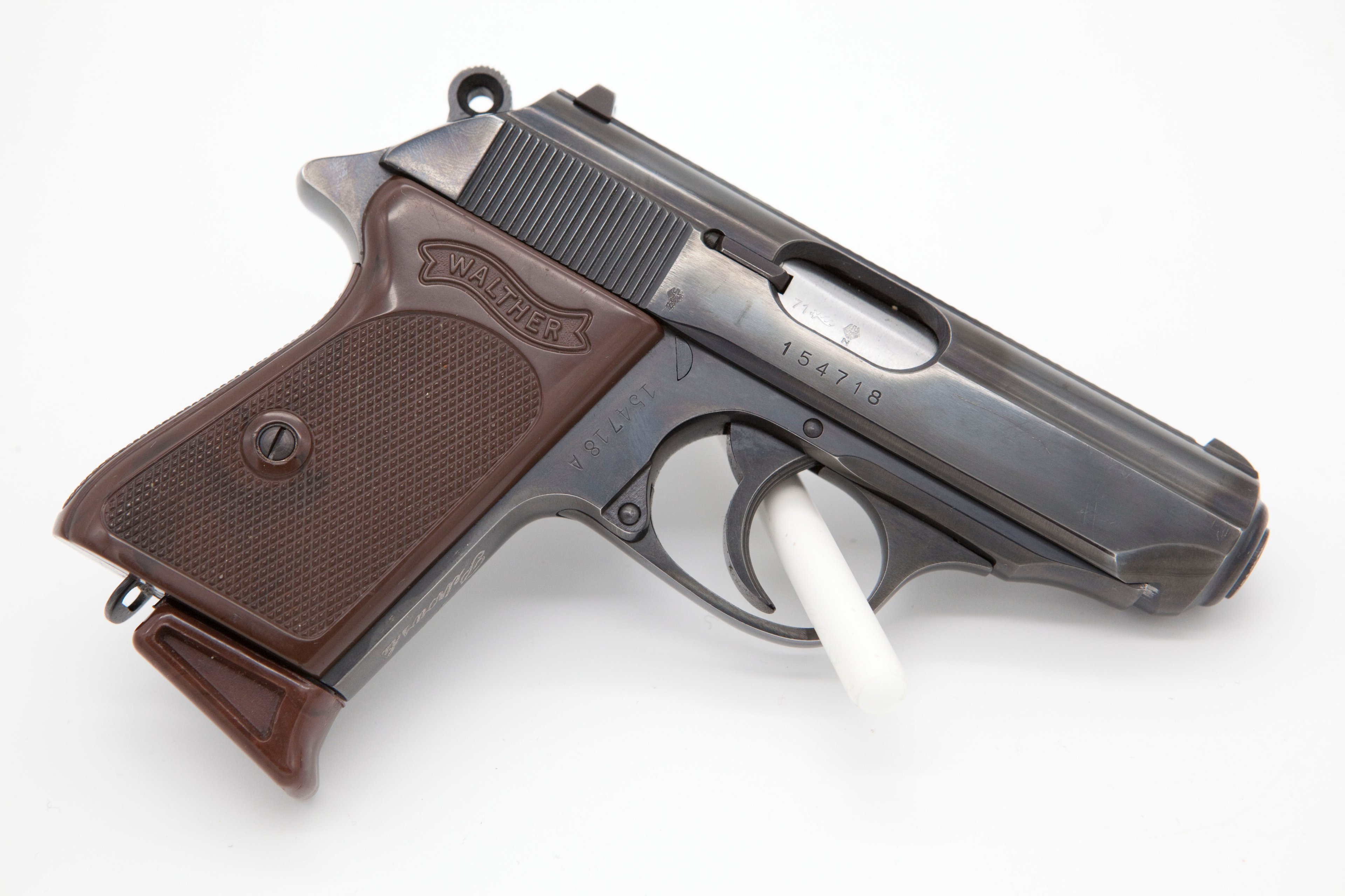 Walther PPK, Kaliber 9 mm kurz, Beschuss 1971, Personalisierung "Eugen Petrowski" – Bild 3