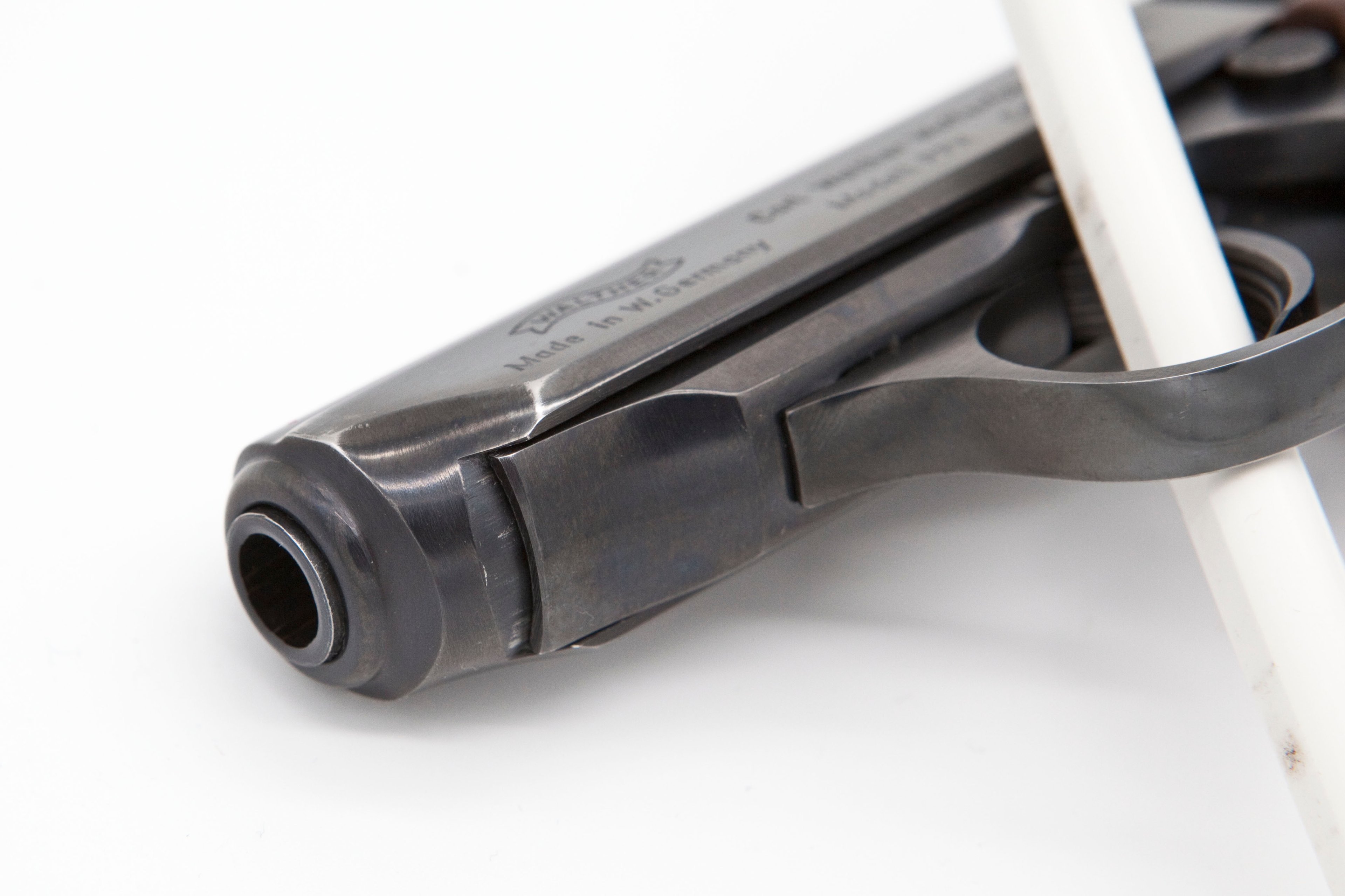 Walther PPK, Kaliber 9 mm kurz, Beschuss 1971, Personalisierung "Eugen Petrowski" – Bild 5