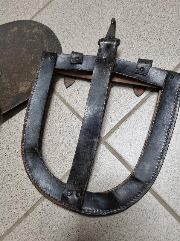 Original Wehrmacht kurzer Pionierspaten mit Ledertragetasche – Bild 6