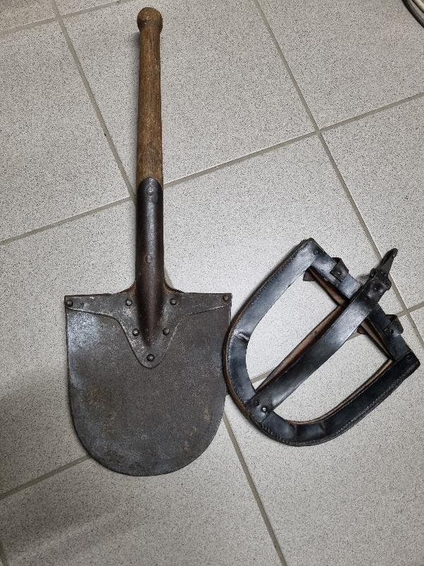 Original Wehrmacht kurzer Pionierspaten mit Ledertragetasche – Bild 5