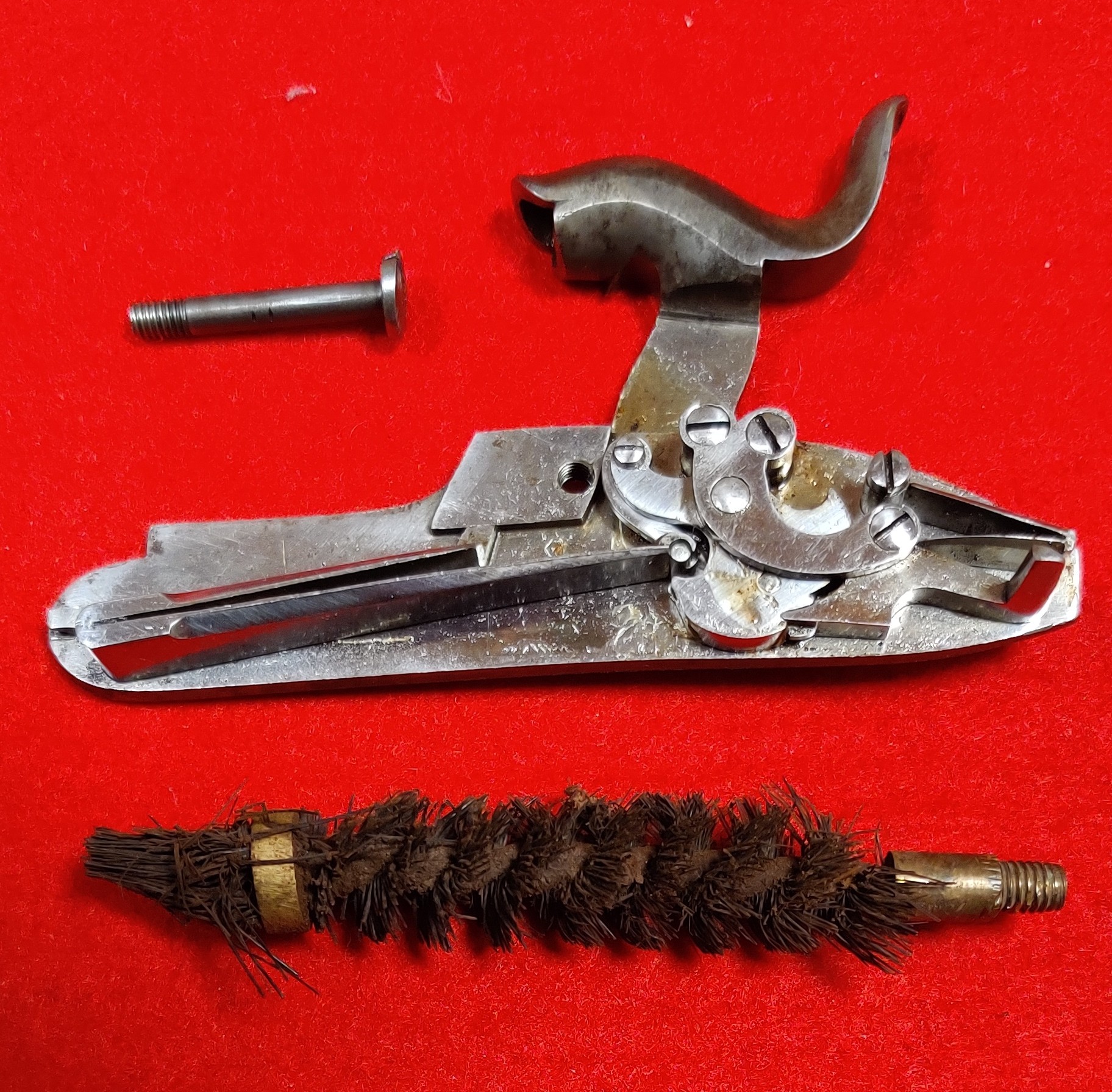Originale alte französische Vorderlader-Duellpistole, Kal. 12mm, Percussion, Damast-Lauf mit Haarzüg – Bild 4