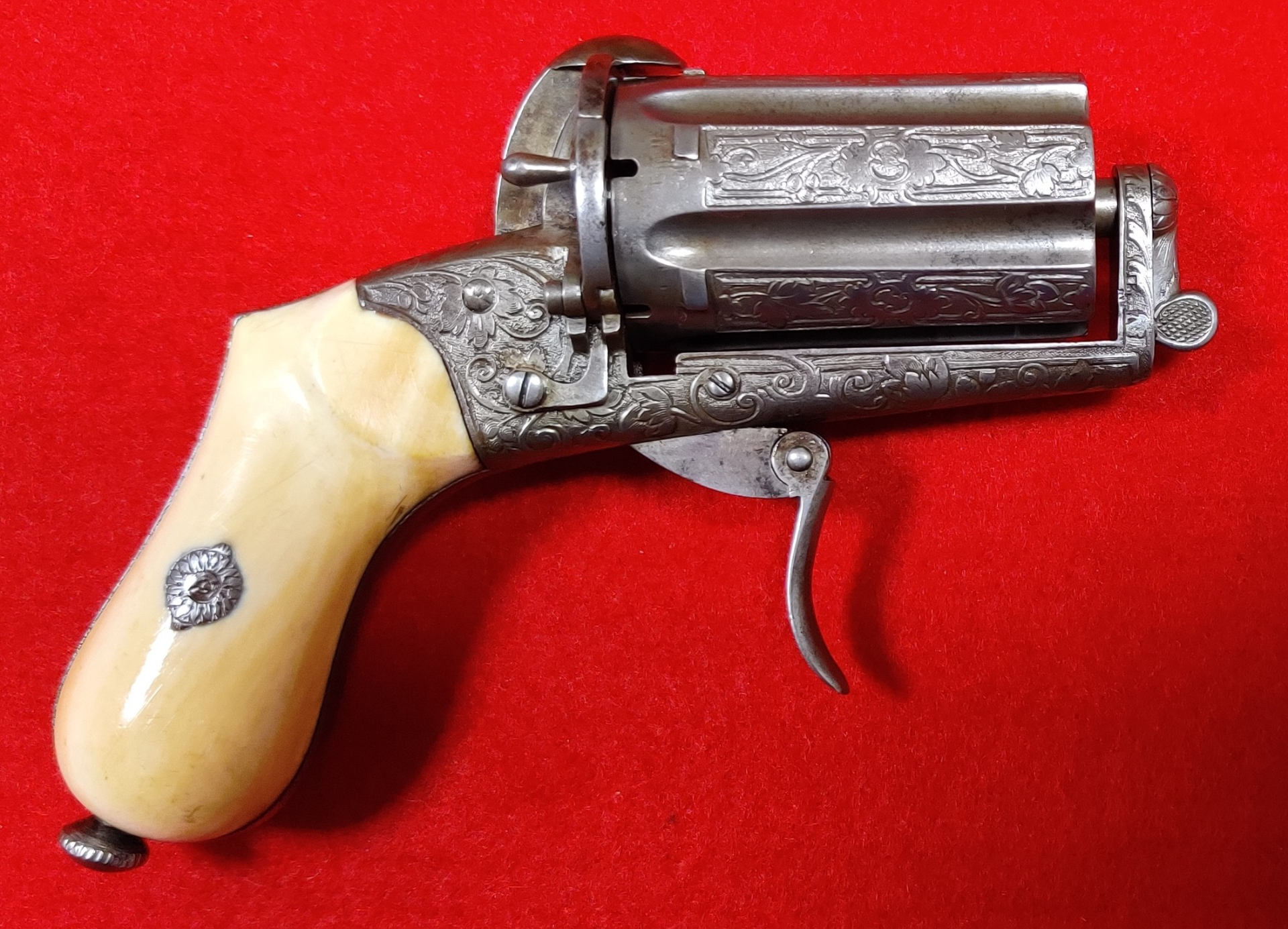 Antiquarischer Bündel-Revolver, Pepperbox, belgisch, für Lefaucheux-Patronen mit vmtl. Elfenbeingrif – Bild 1