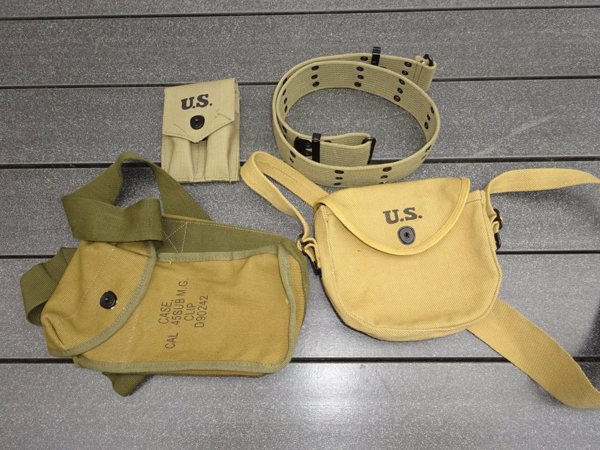US Webbing Konvolut, Taschen, Koppel . Thompson, Thommy, 1911 – Bild 1