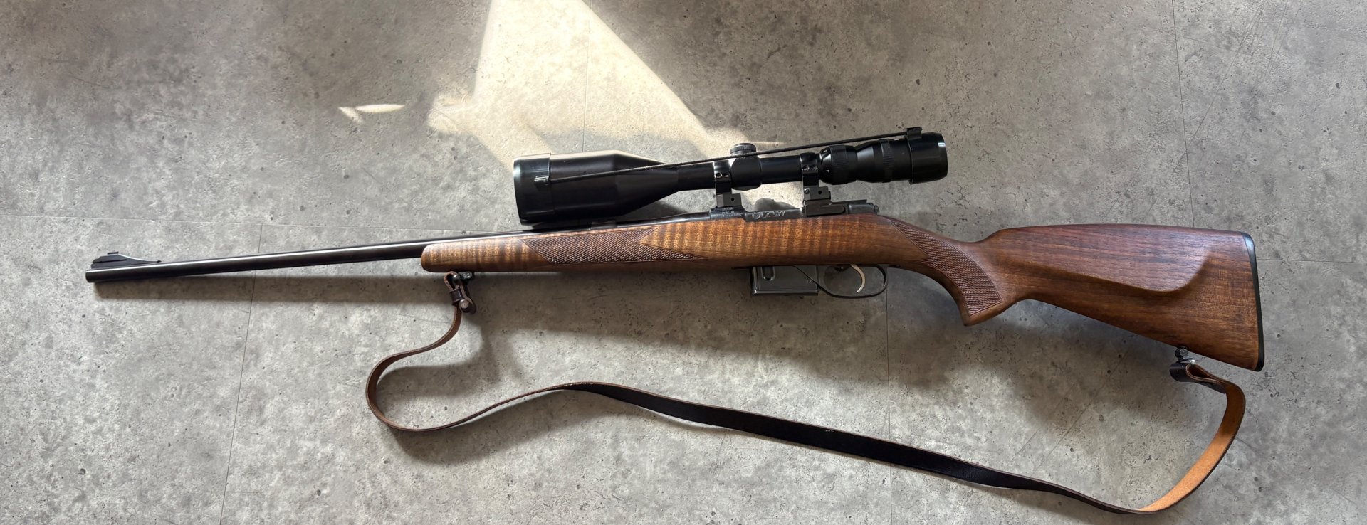 CZ 527 Repetierbüchse – .223 Rem. – Hunter Zoom 4–12×56 – Bild 1