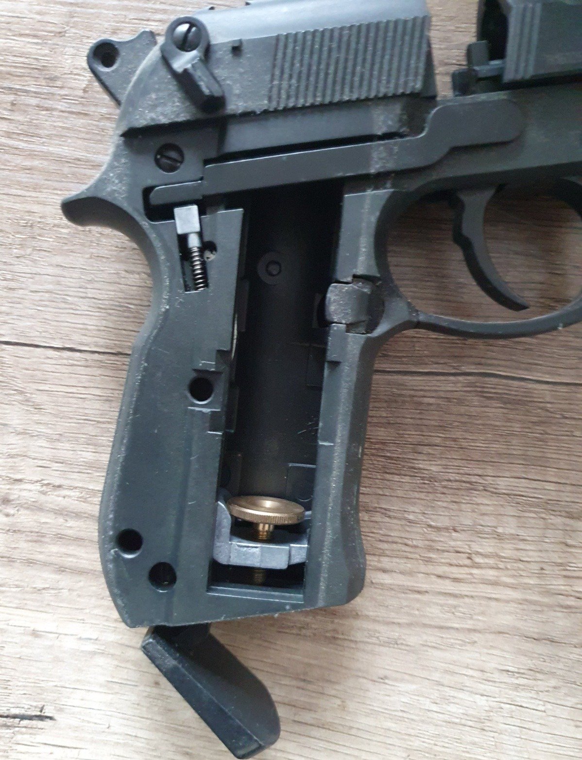Beretta 92 FS 4,5 mm Diabolo brüniert (P18) Co2-Pistole – Bild 4