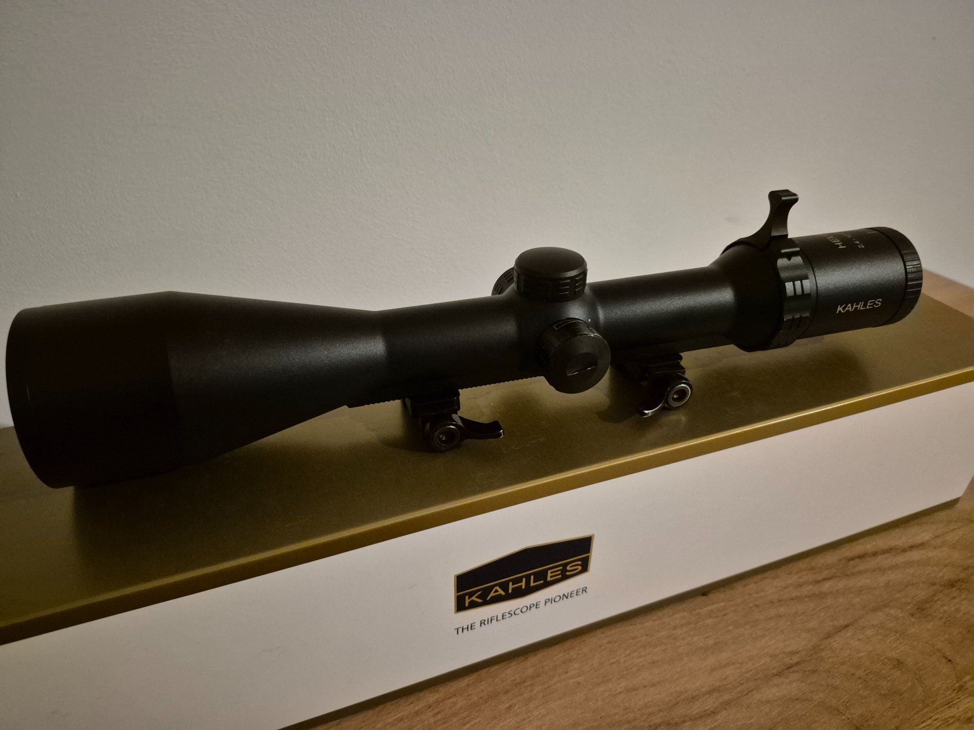 Kahles Helia 2,4-12x56i mit Guide TA435 Vorsatzgerät inkl. Montage für Picatinny – Bild 2