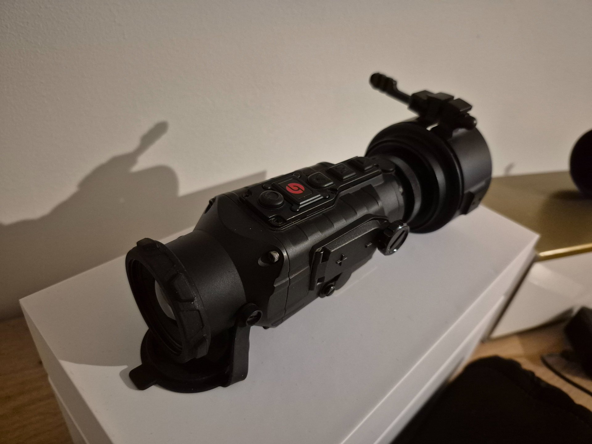 Kahles Helia 2,4-12x56i mit Guide TA435 Vorsatzgerät inkl. Montage für Picatinny – Bild 3