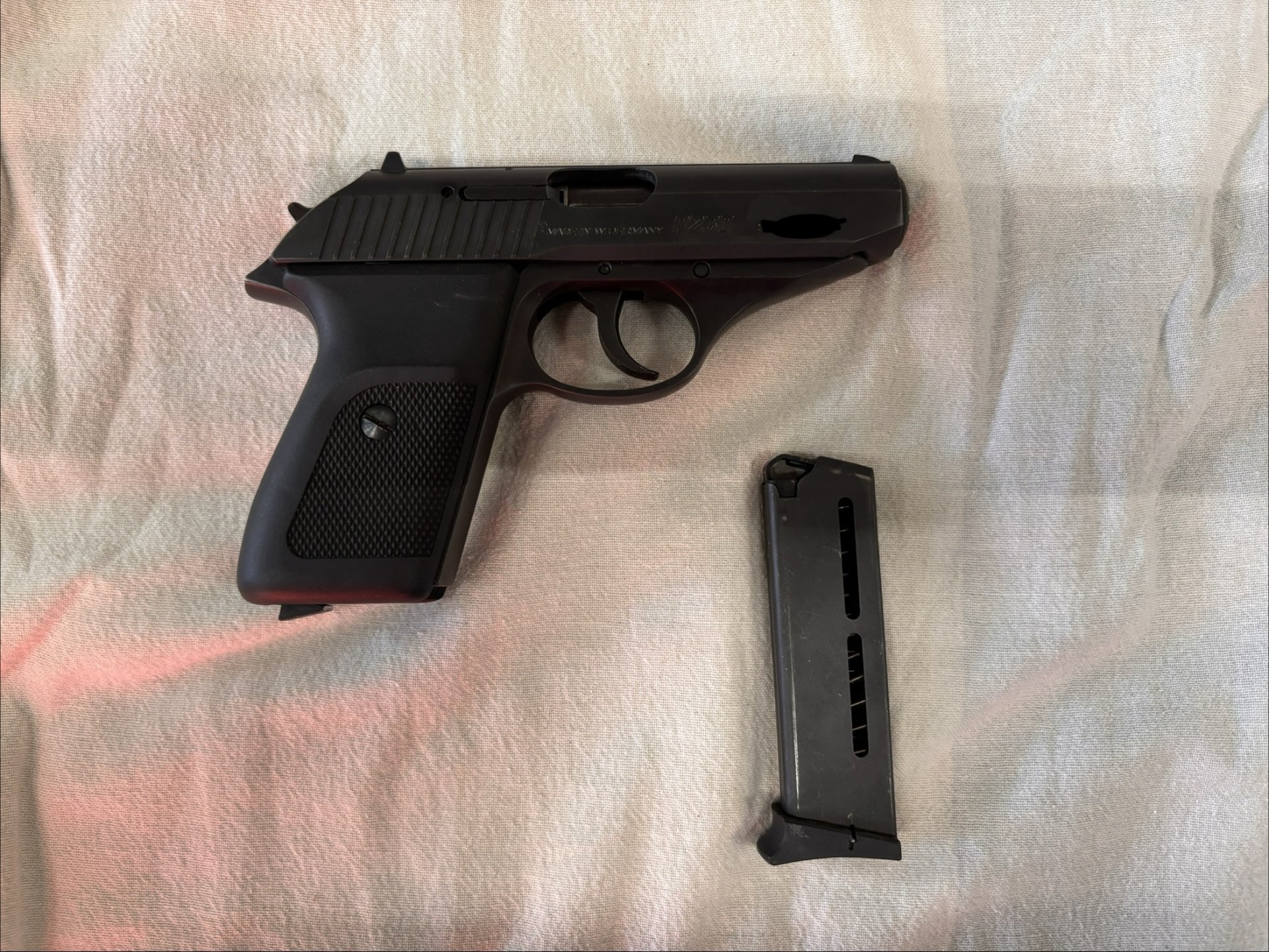 Sig Sauer P230 – Bild 2
