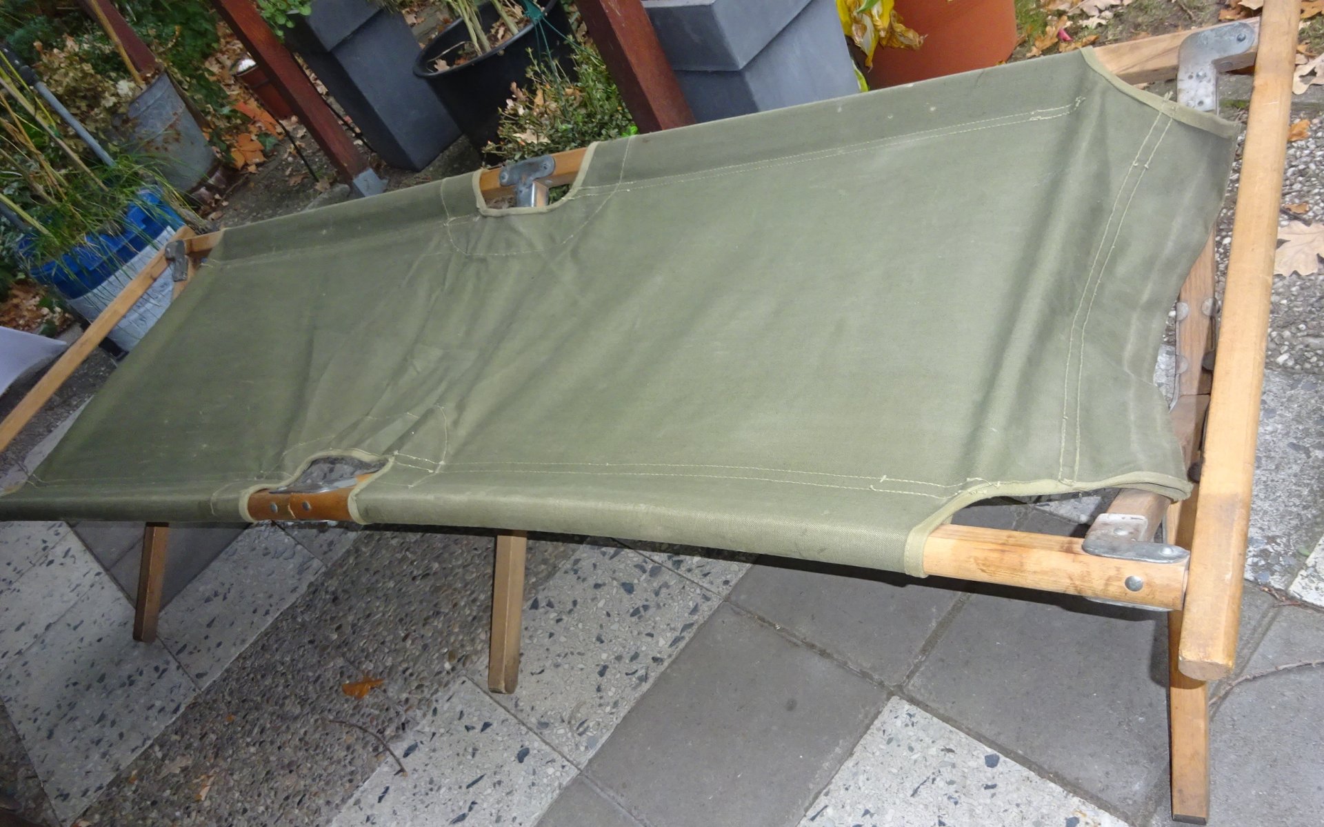 US-Army: Orig. Klapp-Feldbett – Bild 1