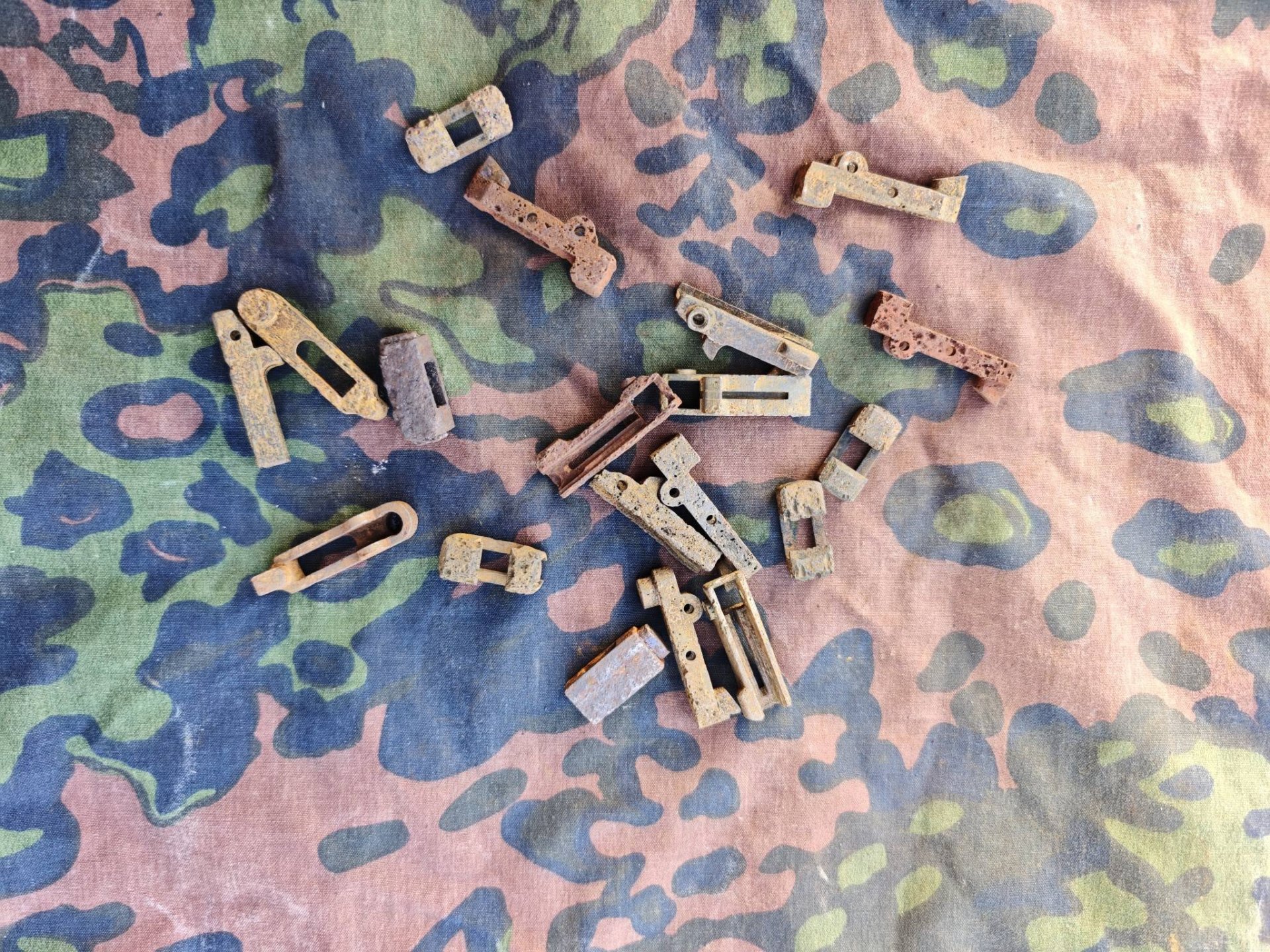 Verschiedene Gewehrteile – Ersatzteile und Kleinteile Mauser K98, Mosiun Nagant, kein mp40, stg44 – Bild 2