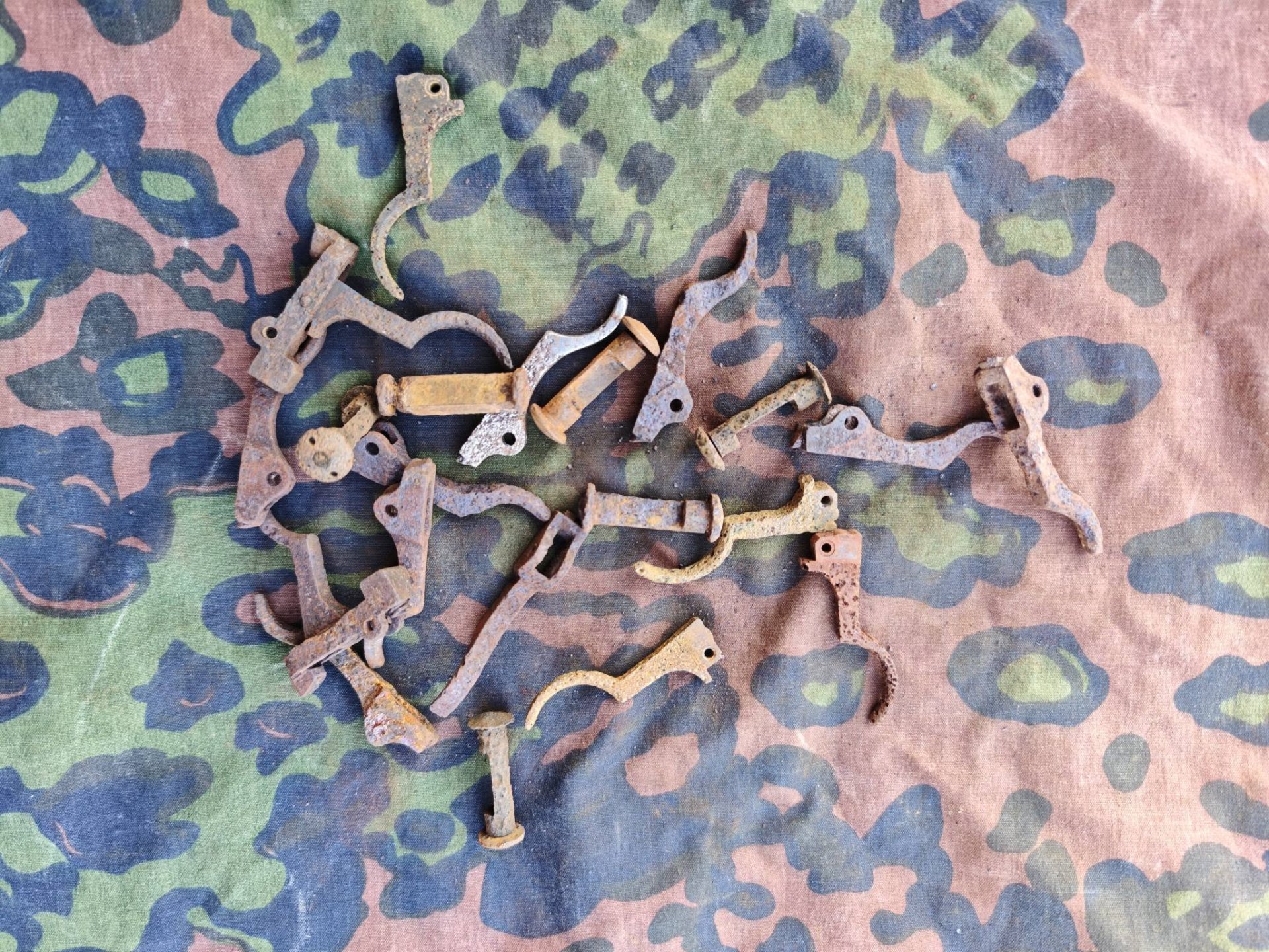 Verschiedene Gewehrteile – Ersatzteile und Kleinteile Mauser K98, Mosiun Nagant, kein mp40, stg44 – Bild 5