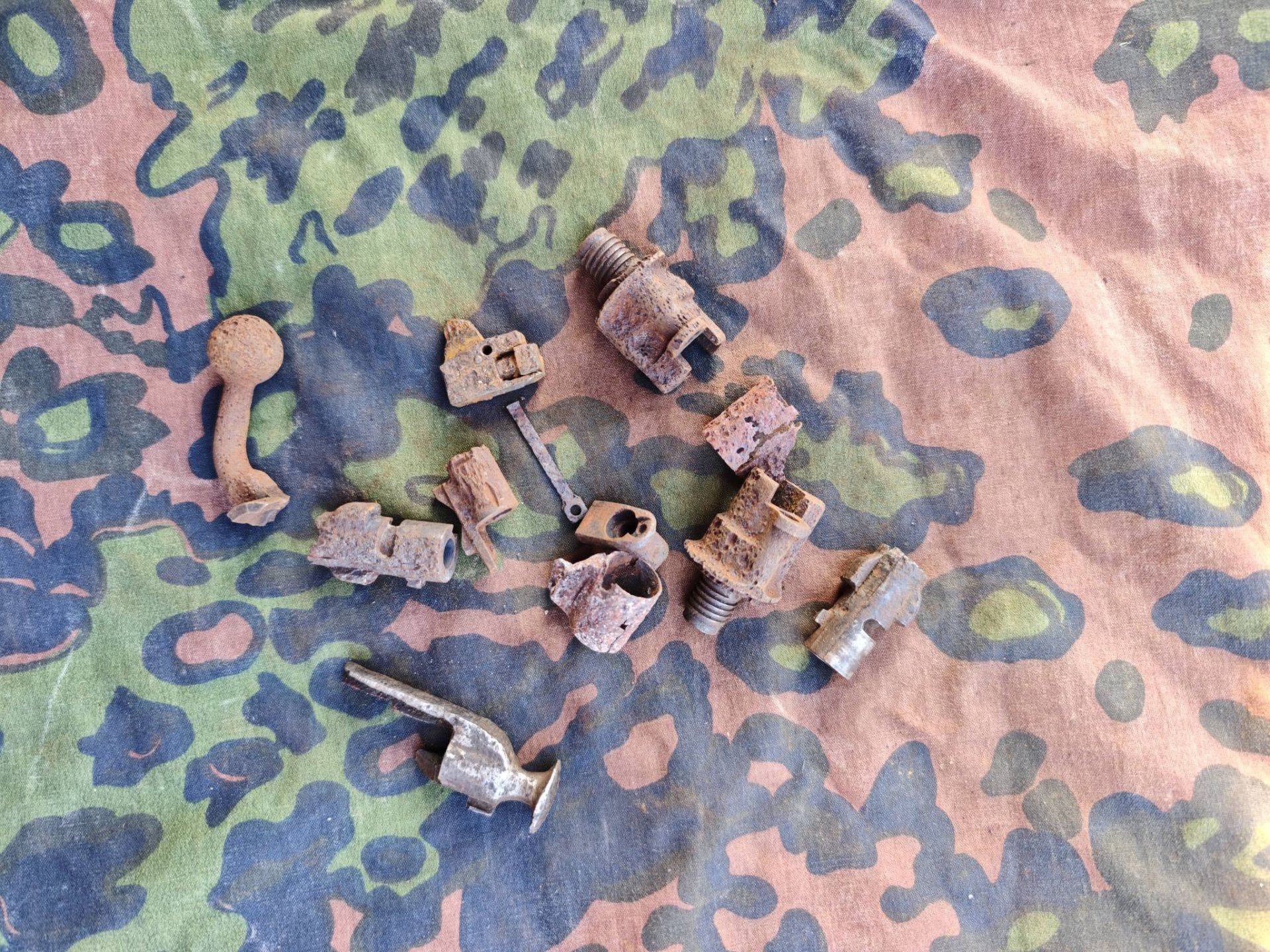 Verschiedene Gewehrteile – Ersatzteile und Kleinteile Mauser K98, Mosiun Nagant, kein mp40, stg44 – Bild 3