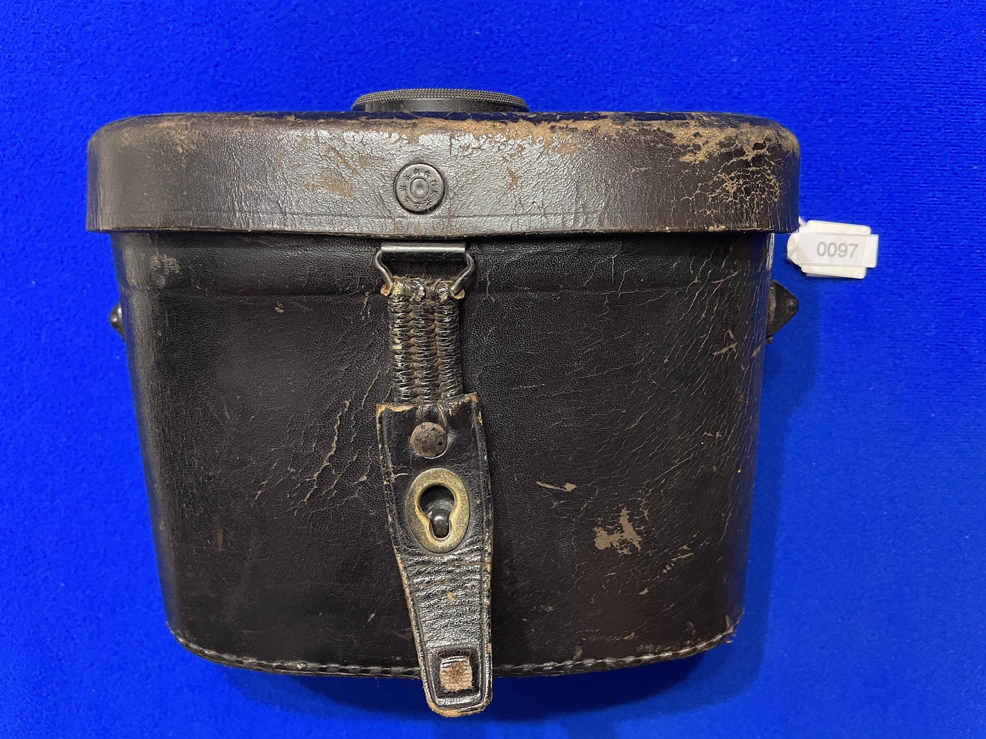 Lederköcher mit Kompass Doppelfernrohr 1903 (D.F. 03) – Bild 3