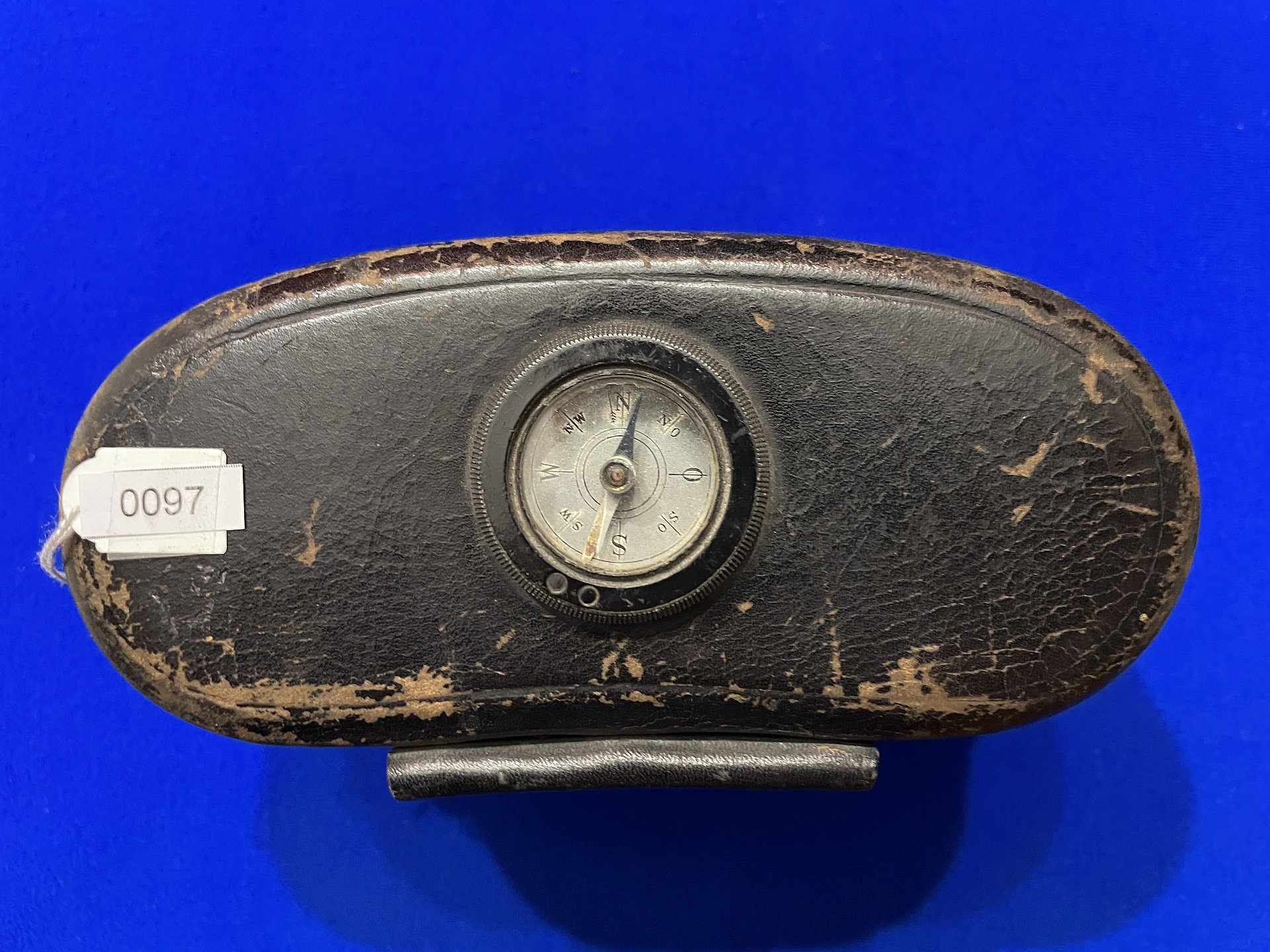 Lederköcher mit Kompass Doppelfernrohr 1903 (D.F. 03) – Bild 2
