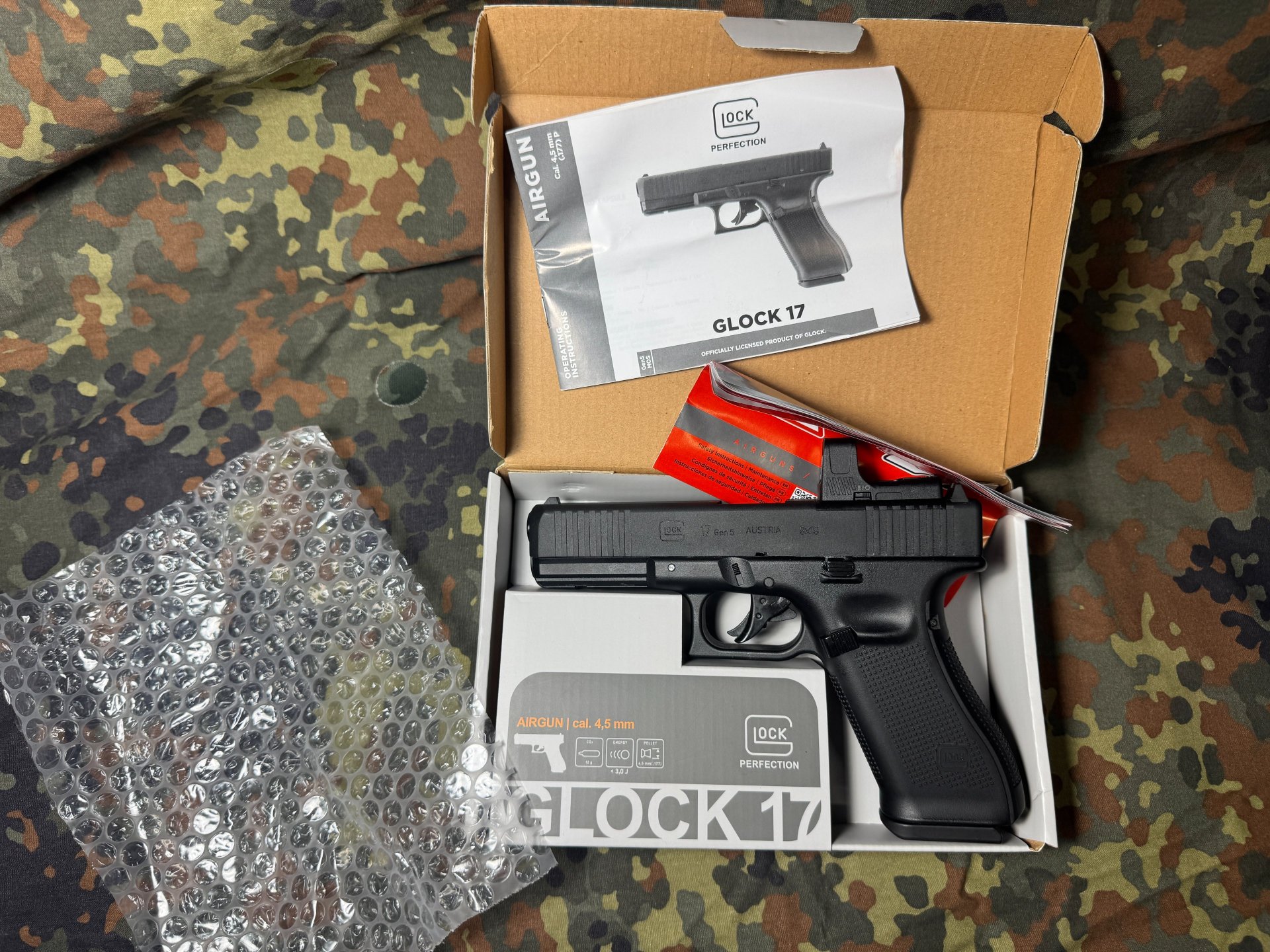 GLOCK 17 Gen5 MOS CO2-Luftpistole 4,5 mm Diabolo – Blowback, Kettenmagazin Red Dot & extras – Bild 6