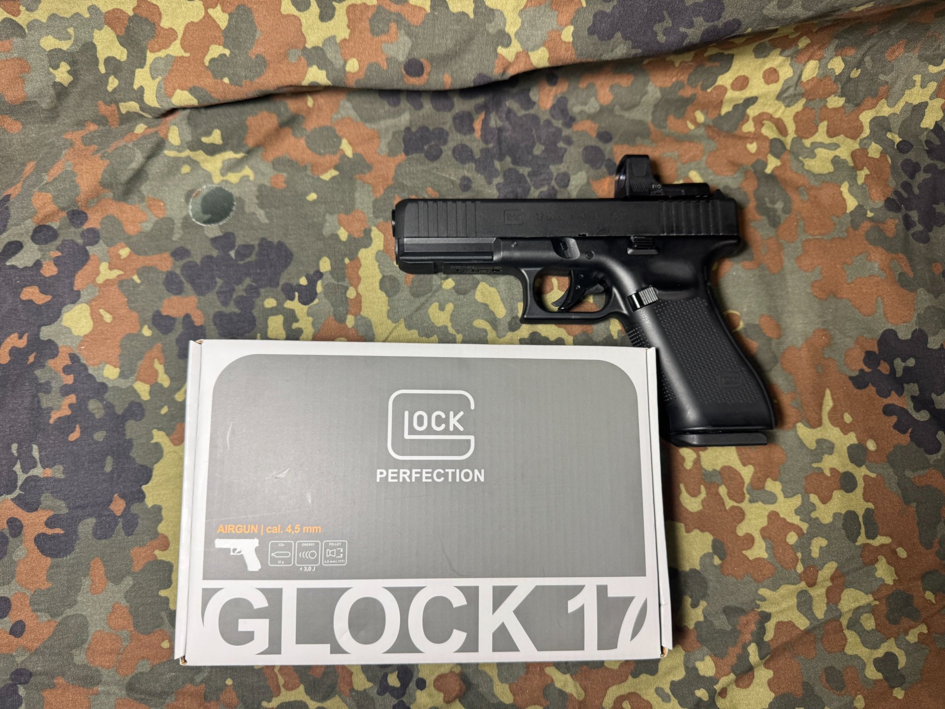 GLOCK 17 Gen5 MOS CO2-Luftpistole 4,5 mm Diabolo – Blowback, Kettenmagazin Red Dot & extras – Bild 4
