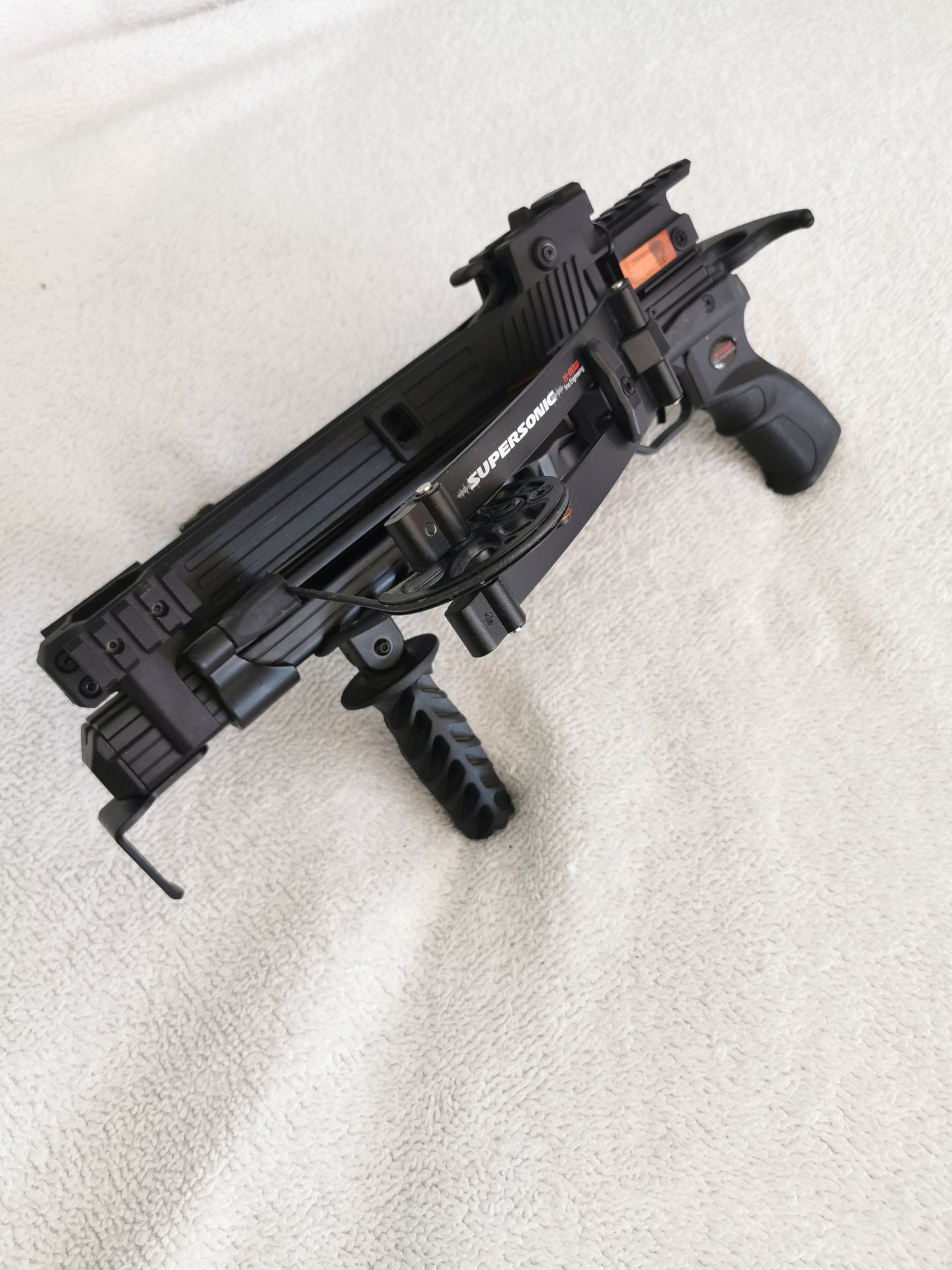 X-BOW FMA Supersonic REV Tactical - 120 lbs - Armbrust inkl. Rotpunktvisier & Bolzen – Bild 1