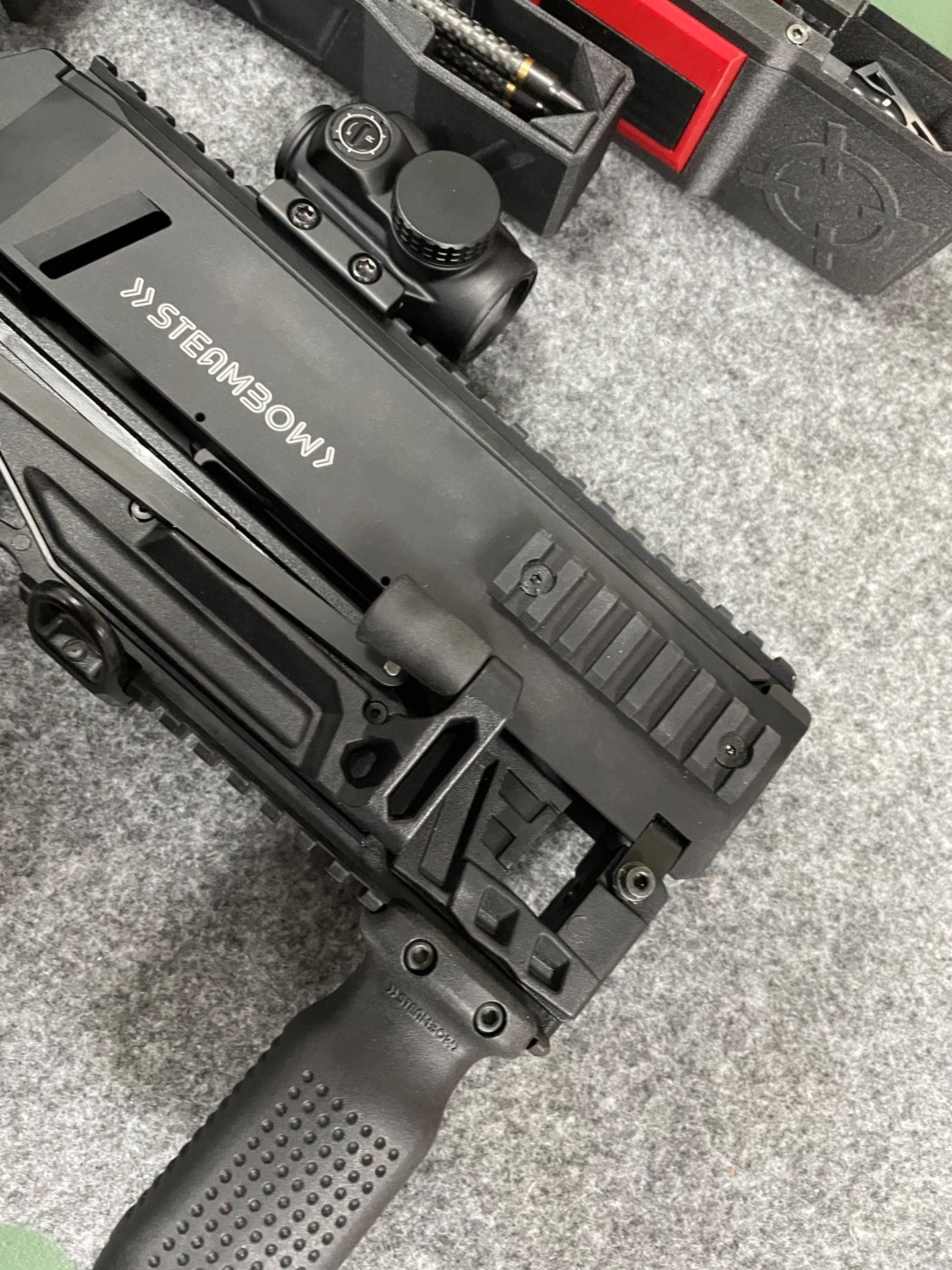 Steambow PD5, Red Dot, 5x Speedloader mit 25 Bolzen, 2x Wurfarm 75 u. 90er – Bild 12