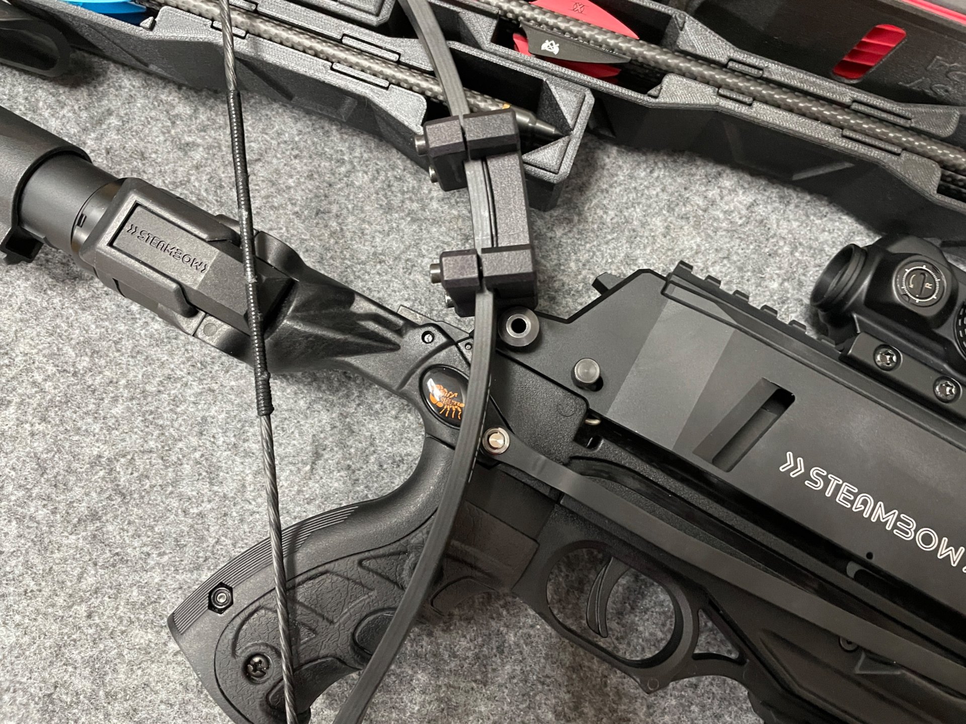 Steambow PD5, Red Dot, 5x Speedloader mit 25 Bolzen, 2x Wurfarm 75 u. 90er – Bild 10