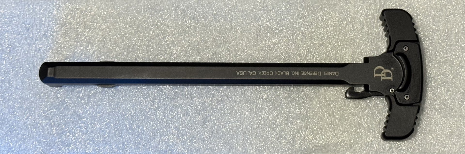 DANIEL DEFENSE AR-15 Grip-n-Rip Charging Handle – Bild 1