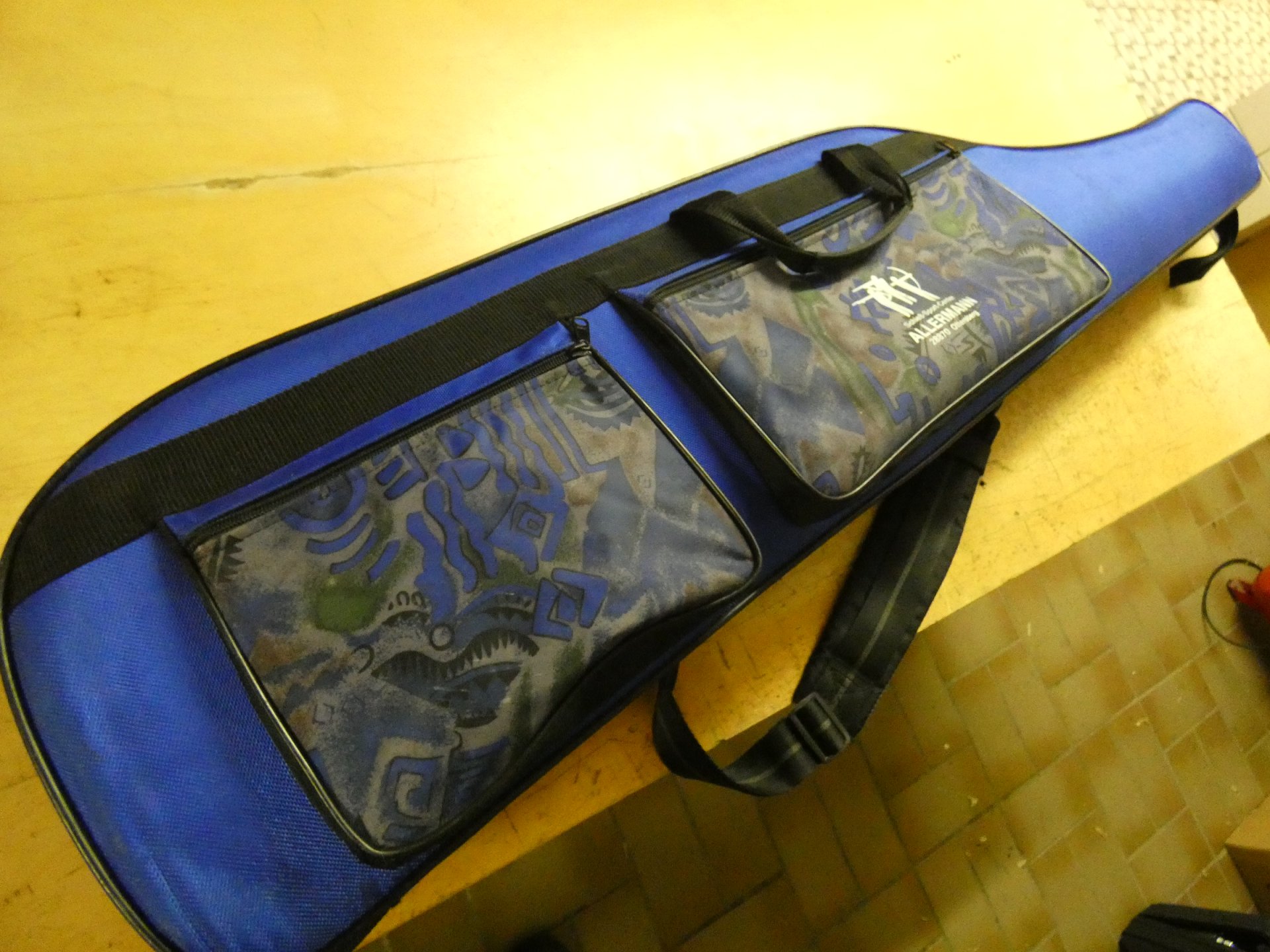 Waffenfutteral blau sehr gut mit Taschen und Doppelzipper – Bild 1