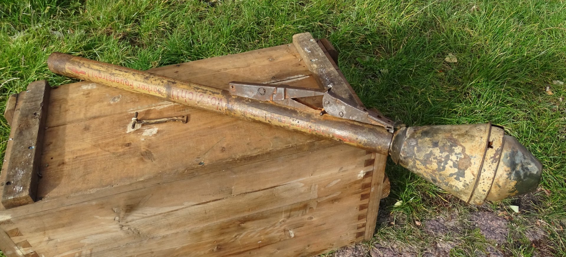 selten PANZERFAUST Mod.60 - FAUSTPATRONE - orig. DEUTSCHE WEHRMACHT * ACHTUNG FEUERSTRAHLT * Deko – Bild 1