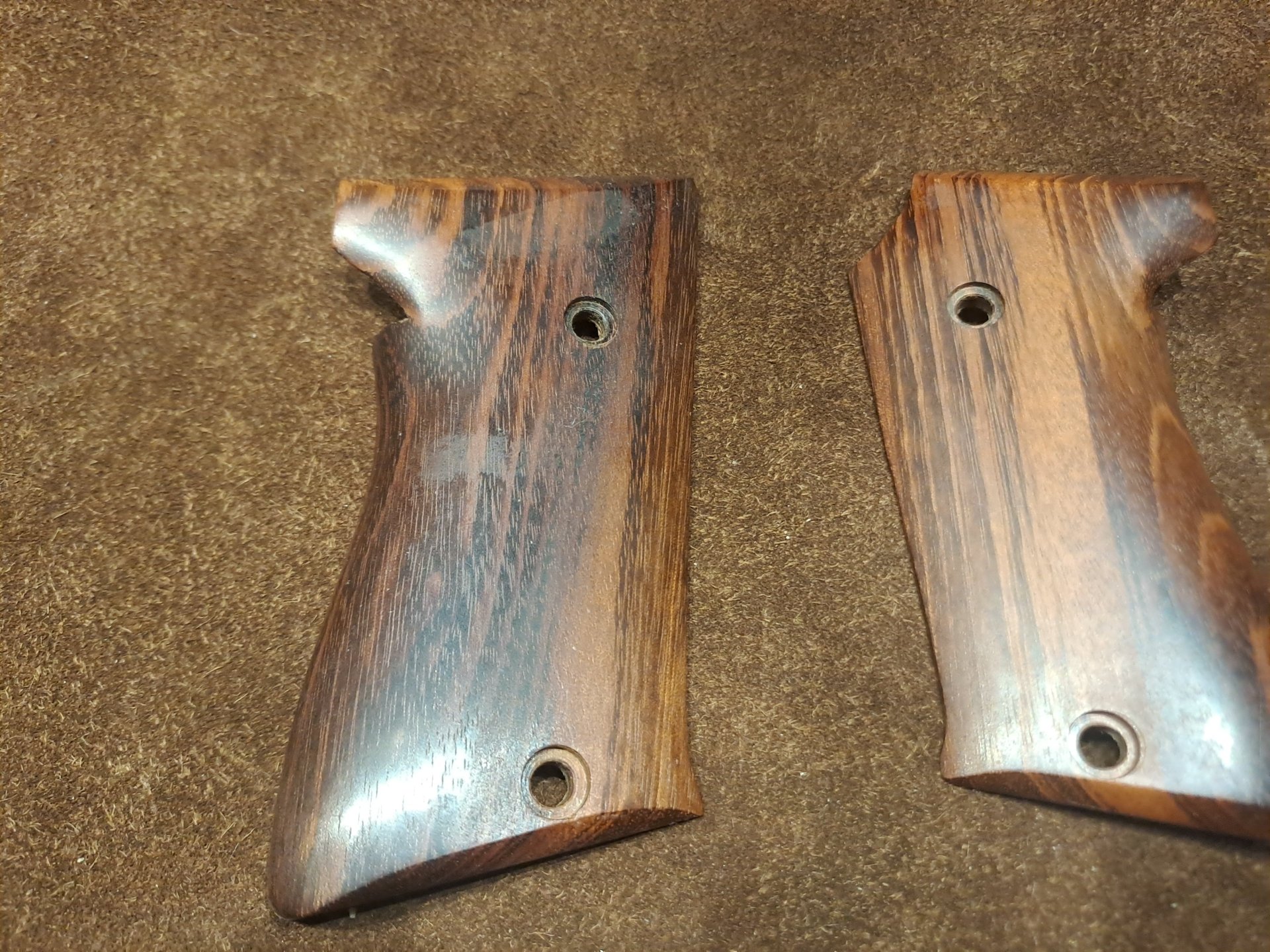 H&K P 9 s Holzgriffschalen neu – Bild 2