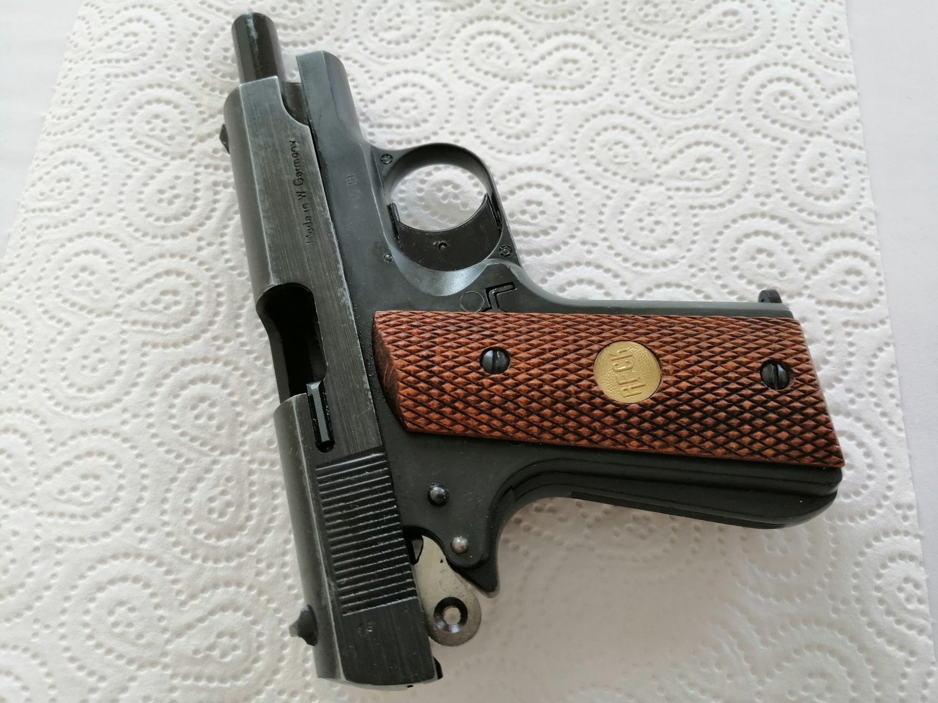 Reck Commander Pistole im Kal. 8mm MIT Schulterholster – Bild 3