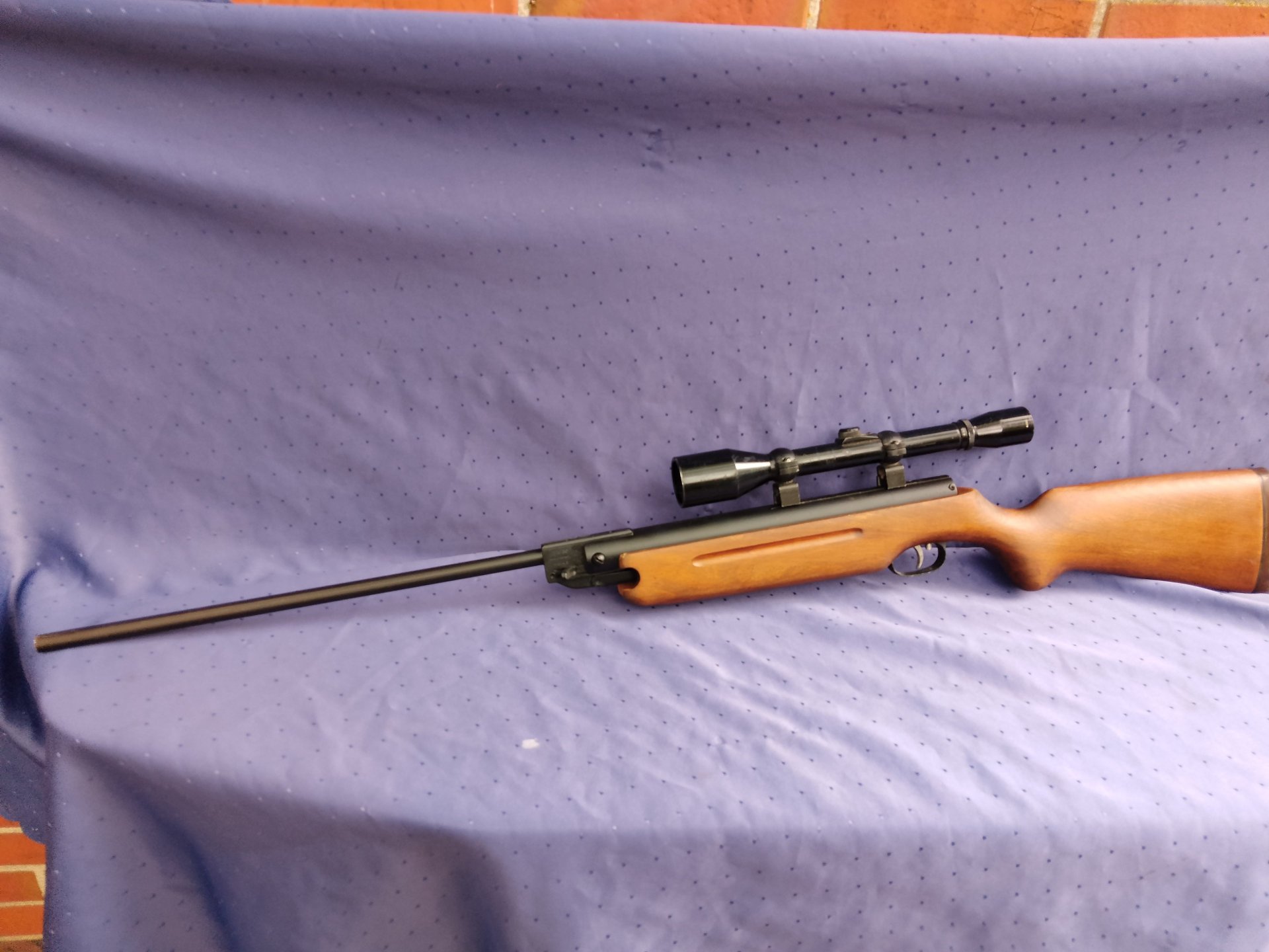 Weihrauch HW 35 im cal.4,5mm mit Optik Lisenfeld 6x40 – Bild 1