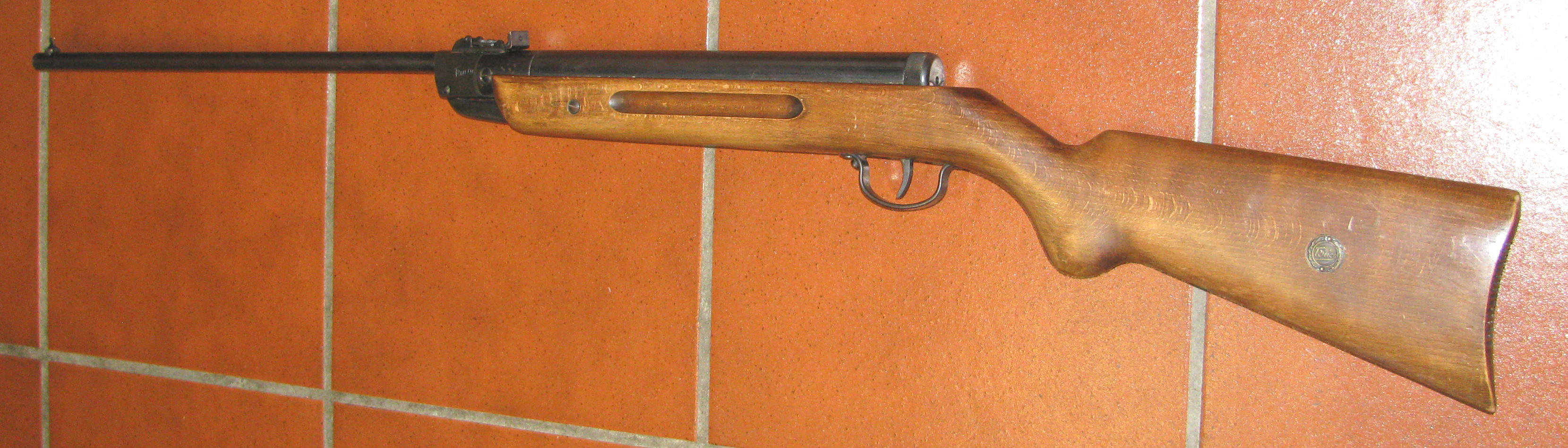 Älteres, Großes Krico Luftgewehr in Cal. 4,5mm – Bild 1