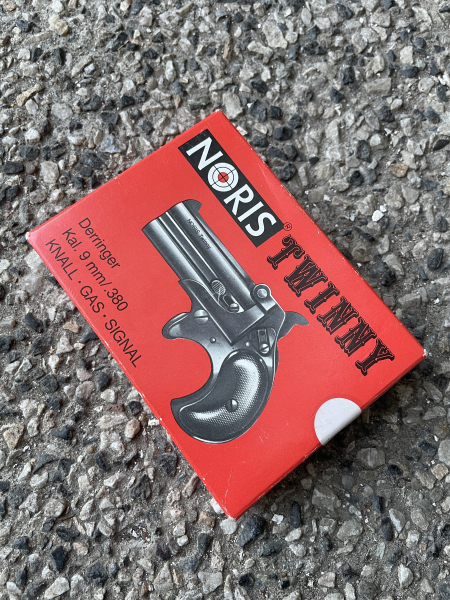 Noris Twinny Derringer Karton Verpackung – immagine 2