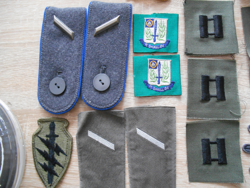 Großes Mix Paket Patches, Anstecker, Aufnäher, CZ GlasAblage, usw – Bild 4