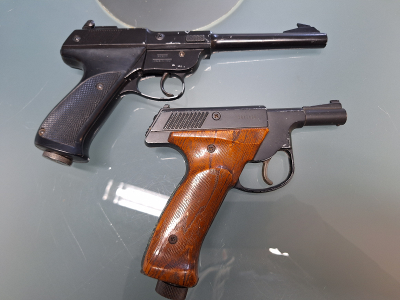 2 Stück Sammler CO2 Pistolen Plainsman Shorty und Roger. – Bild 4
