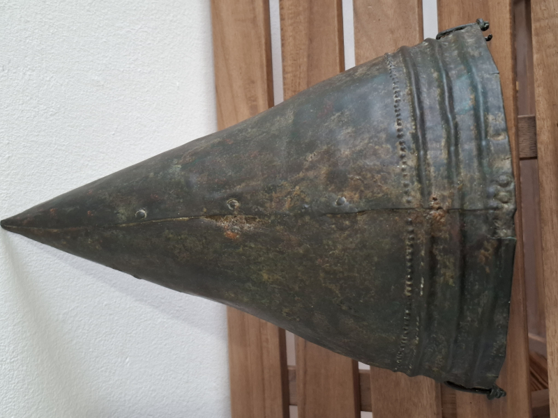 mittelalterlicher antiker Bronzehelm – Bild 2