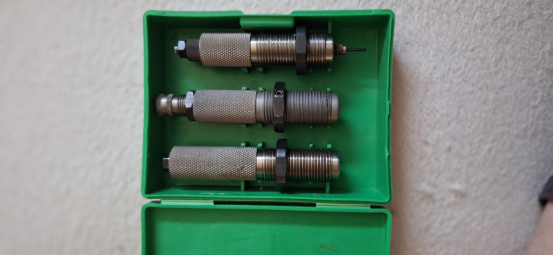 RCBS Matritzen Satz 40-70 SS und Hülsen – Bild 2