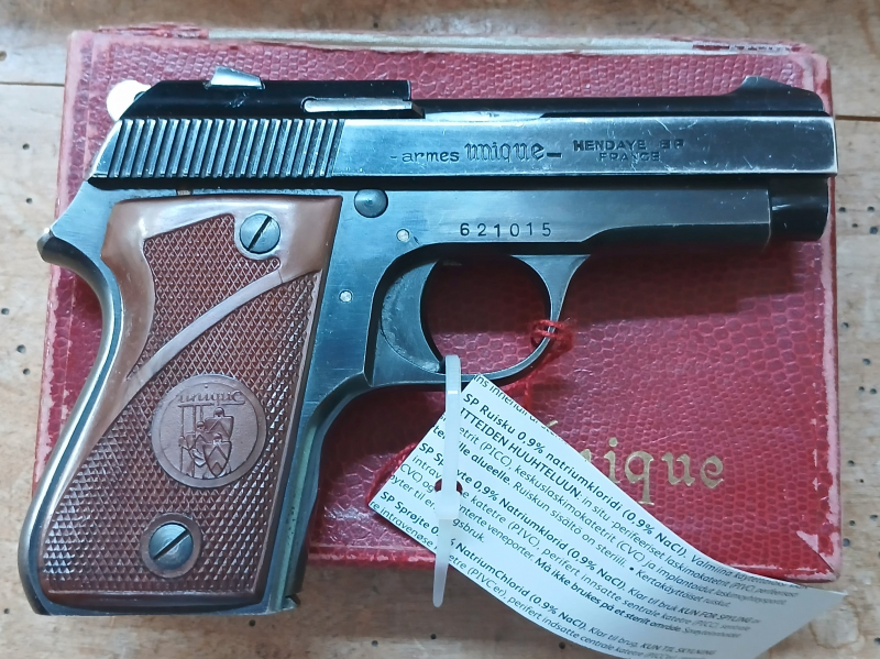 Pistole Unique Kal. .22lfB – Bild 3