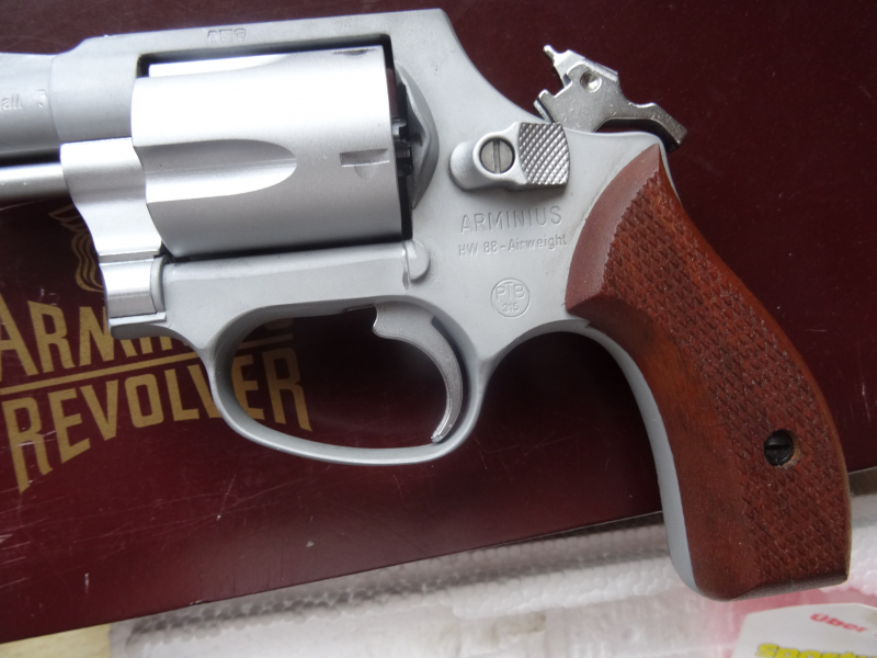 Arminius HW-88-Airweight-Weihrauch-Kal 9mm – attēls 4