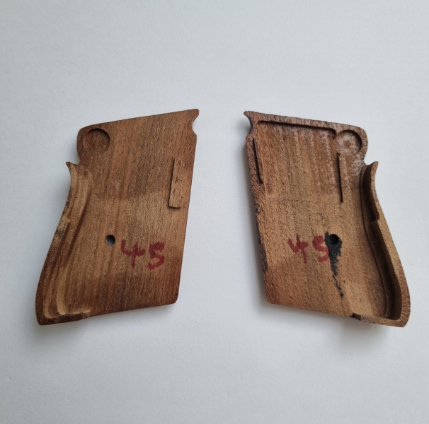 Griffschalen PPK Holz Eichenlaub – Bild 2