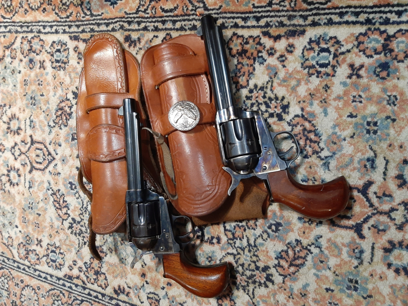 CAS Uberti Revolver und Zubehör – pilt 2