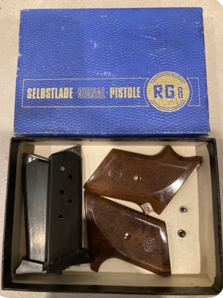 Röhm RG8 Magazine / Griffschalen / Box – Bild 1