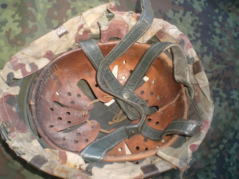 originaler BW FAllschirmjäger Stahlhelm mit Tarnbezug Amöbe – Bild 3