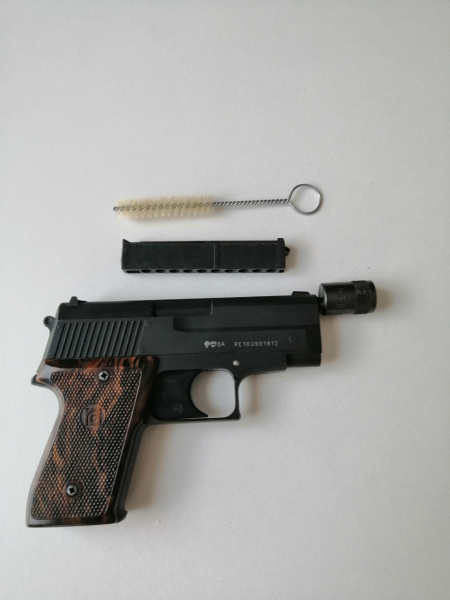 Röhm RG 600 im Kaliber 22. lang mit Ersatzmagazin. – Bild 2