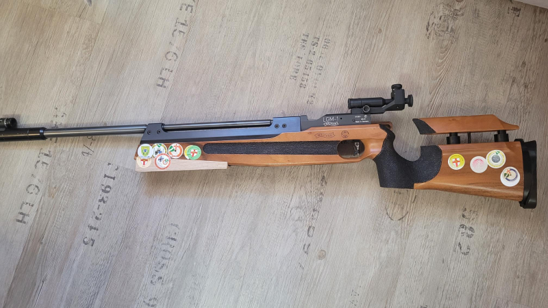 Luftgwehr Walther LGM1, Seitenspanner. links - rechts Schaft, Auflagekeil – Bild 2
