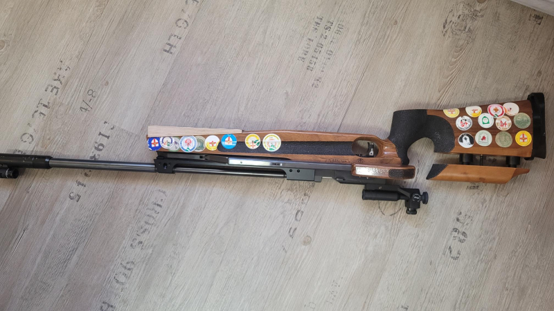 Luftgwehr Walther LGM1, Seitenspanner. links - rechts Schaft, Auflagekeil – Bild 5