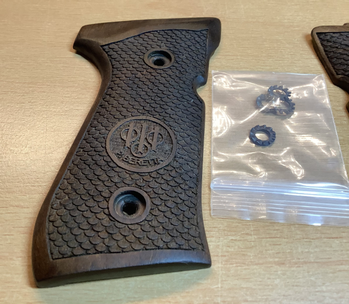 Beretta 92 FS Holzgriffschalen für 9mm o. .22lr – Bild 4